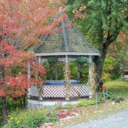 Sugartree Inn Warren Bagian luar foto